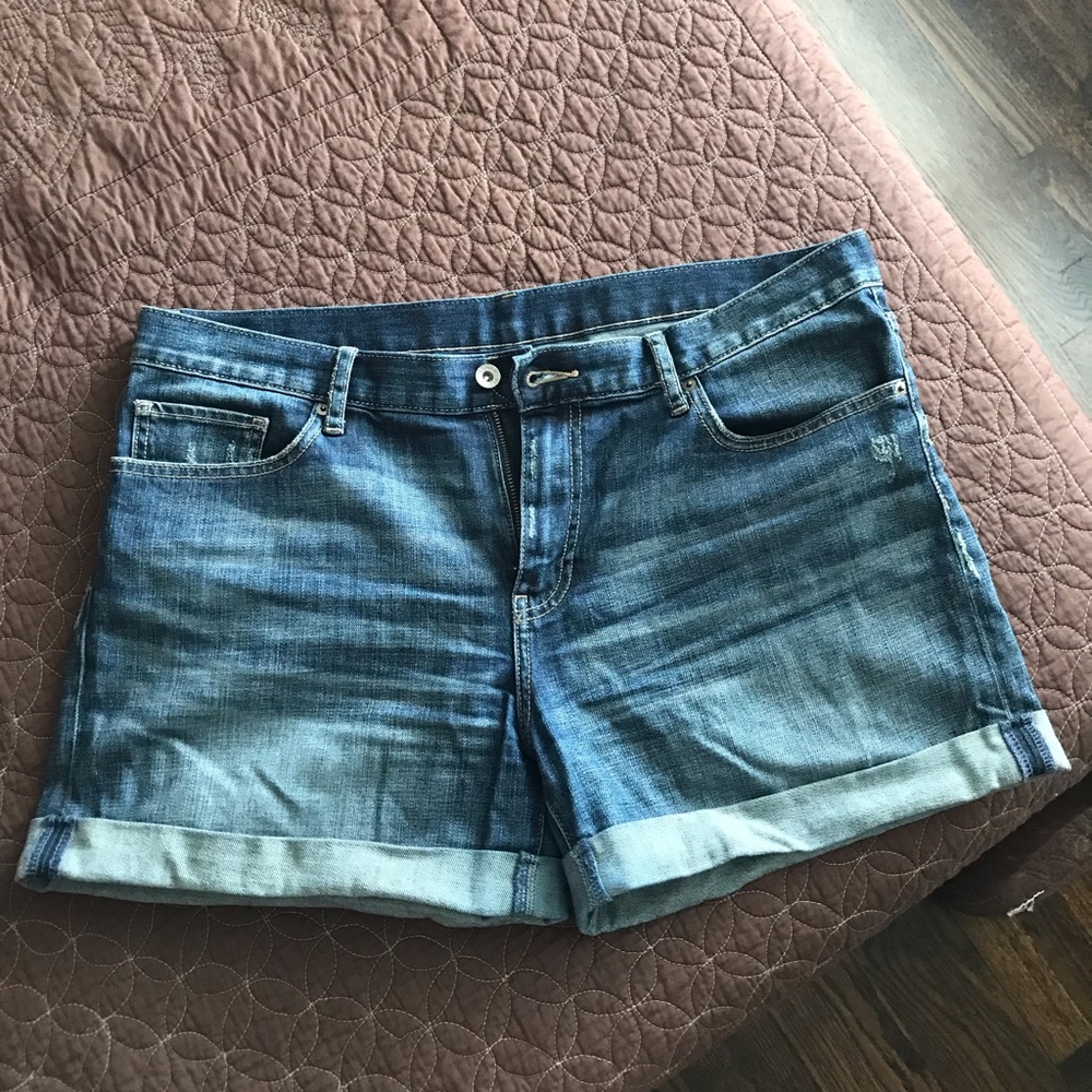 uniqlo denim shorts size 30
